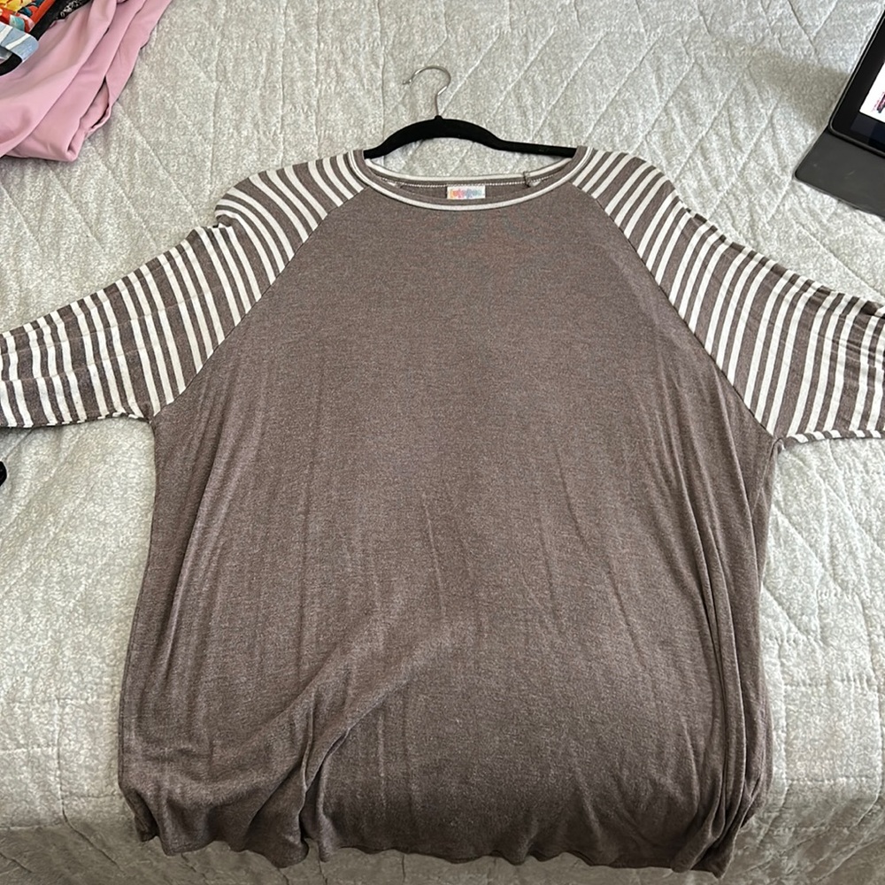 LuLaRoe top